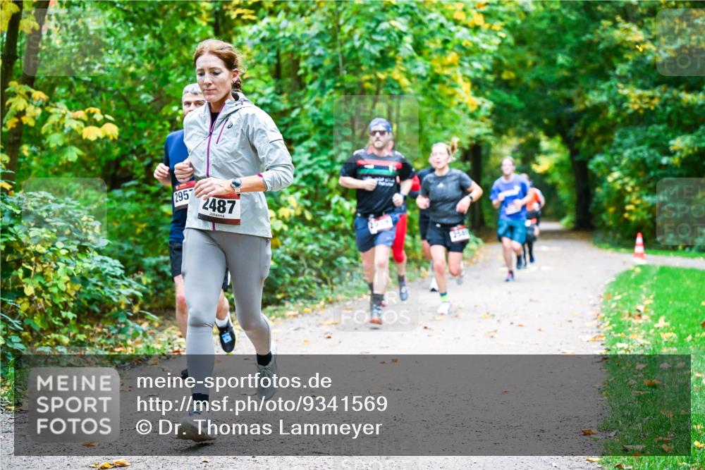 12.10.2025 - Bramfelder Halbmarathon 2025 Dr. Thomas Lammeyer http://msf.ph/oto/9341569 12.10.2025 09:52:16 Laufen 295, 2487 meine-sportfotos.de