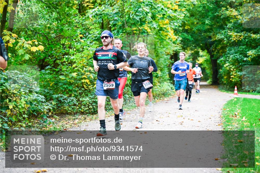 12.10.2025 - Bramfelder Halbmarathon 2025 Dr. Thomas Lammeyer http://msf.ph/oto/9341574 12.10.2025 09:52:17 Laufen 2559, 258, 2828 meine-sportfotos.de