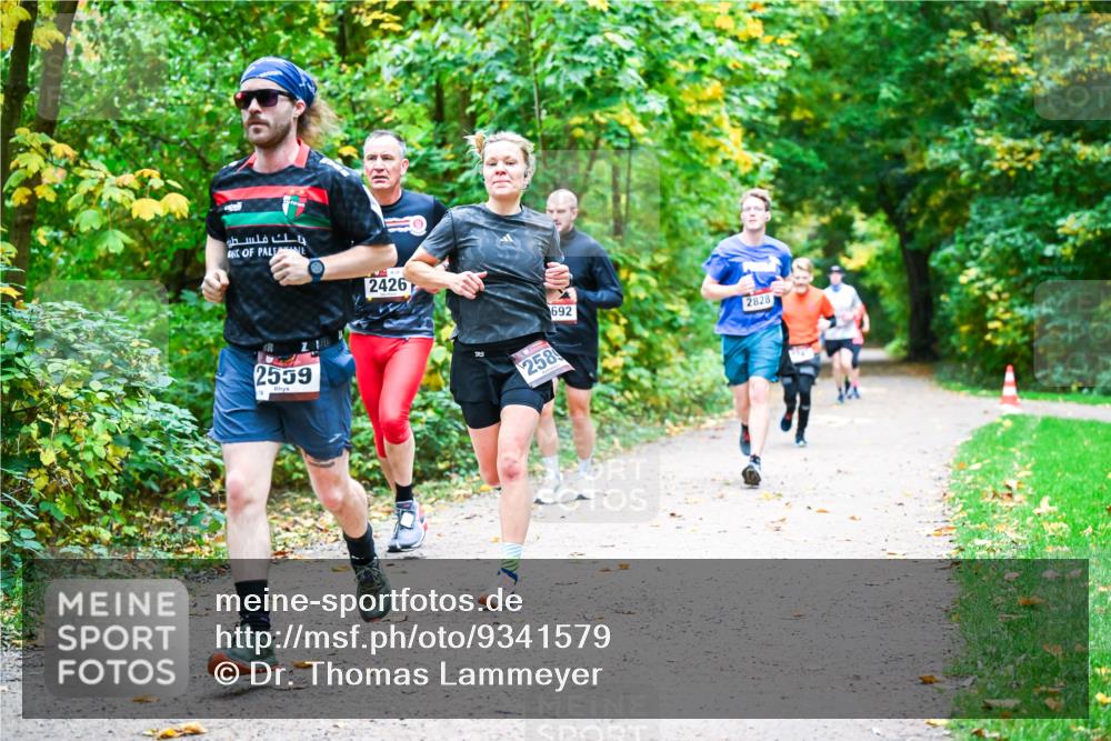 12.10.2025 - Bramfelder Halbmarathon 2025 Dr. Thomas Lammeyer http://msf.ph/oto/9341579 12.10.2025 09:52:18 Laufen 2559, 2426, 692, 258, 2828 meine-sportfotos.de