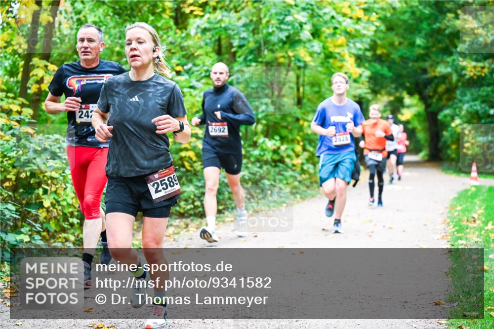 12.10.2025 - Bramfelder Halbmarathon 2025 Dr. Thomas Lammeyer http://msf.ph/oto/9341582 12.10.2025 09:52:19 Laufen 247, 2589, 2692 meine-sportfotos.de