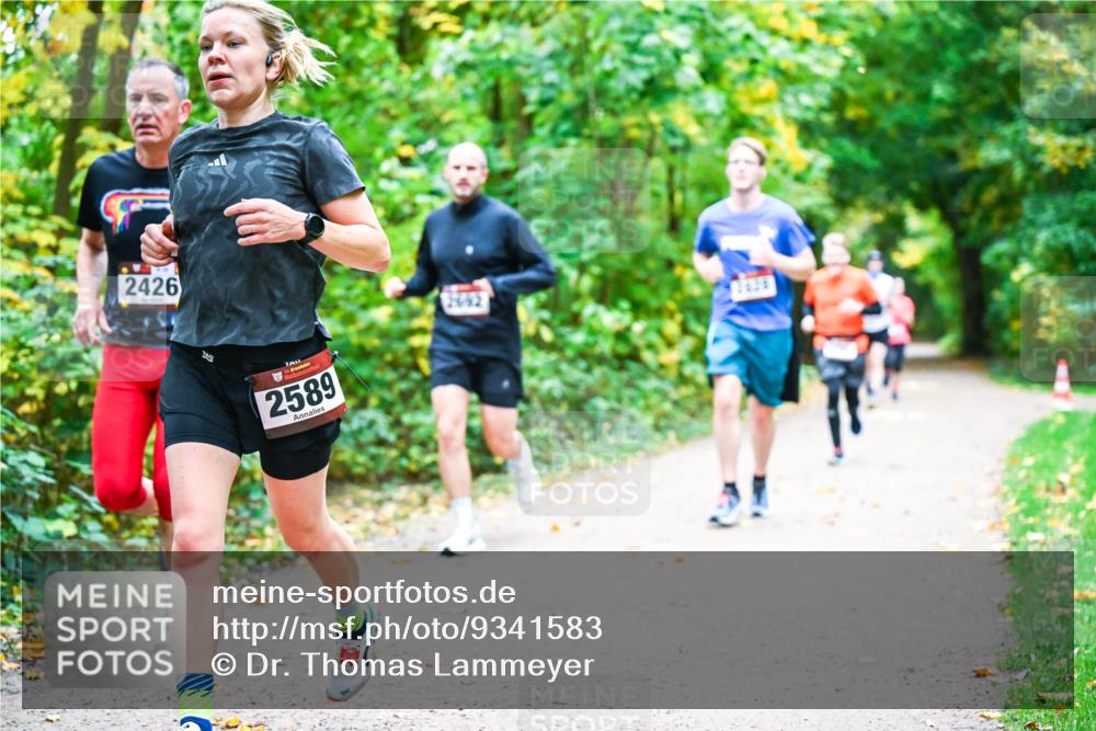 12.10.2025 - Bramfelder Halbmarathon 2025 Dr. Thomas Lammeyer http://msf.ph/oto/9341583 12.10.2025 09:52:19 Laufen 2426, 24, 2589, 2626 meine-sportfotos.de