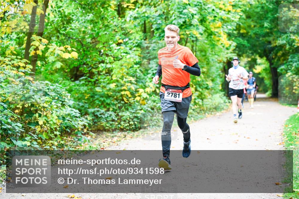 12.10.2025 - Bramfelder Halbmarathon 2025 Dr. Thomas Lammeyer http://msf.ph/oto/9341598 12.10.2025 09:52:21 Laufen 2781 meine-sportfotos.de