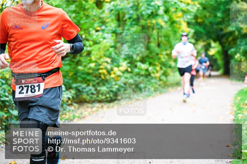 12.10.2025 - Bramfelder Halbmarathon 2025 Dr. Thomas Lammeyer http://msf.ph/oto/9341603 12.10.2025 09:52:22 Laufen 34, 2781, 249 meine-sportfotos.de