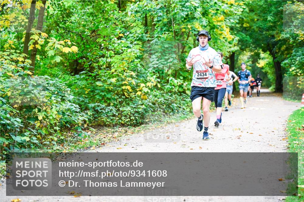 12.10.2025 - Bramfelder Halbmarathon 2025 Dr. Thomas Lammeyer http://msf.ph/oto/9341608 12.10.2025 09:52:23 Laufen 2434, 495 meine-sportfotos.de