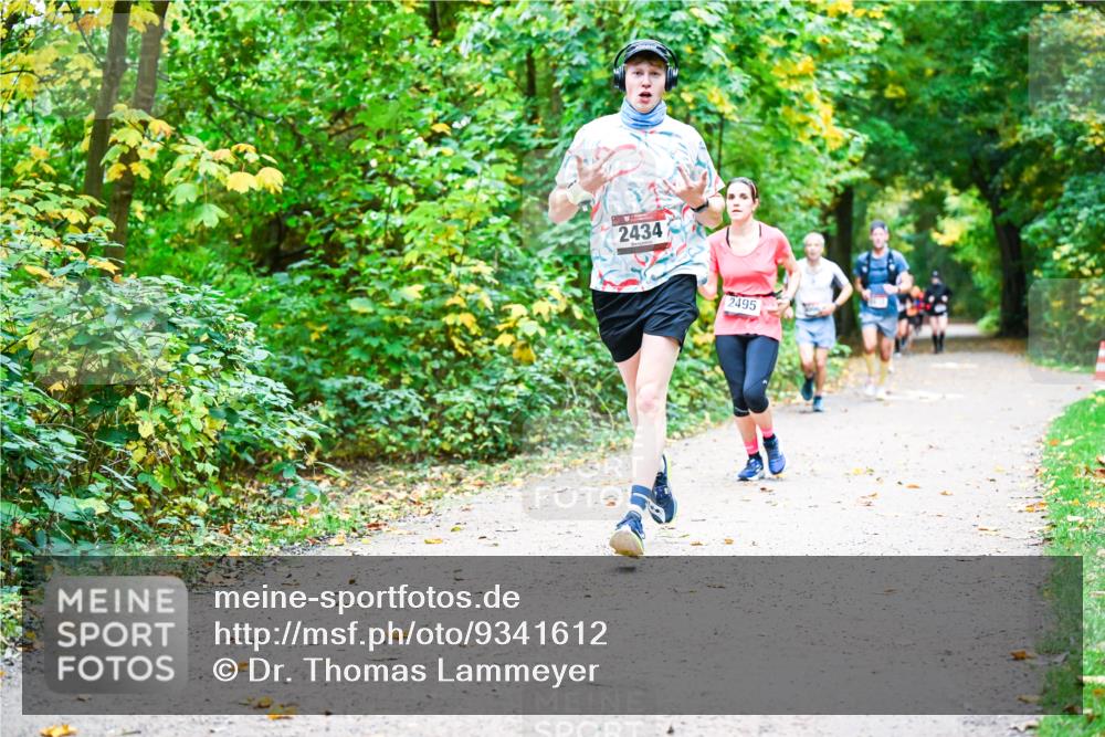12.10.2025 - Bramfelder Halbmarathon 2025 Dr. Thomas Lammeyer http://msf.ph/oto/9341612 12.10.2025 09:52:24 Laufen 2434, 2495 meine-sportfotos.de