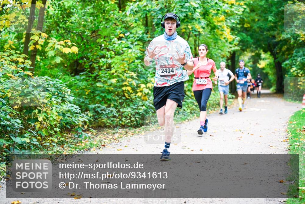 12.10.2025 - Bramfelder Halbmarathon 2025 Dr. Thomas Lammeyer http://msf.ph/oto/9341613 12.10.2025 09:52:24 Laufen 2434, 2495 meine-sportfotos.de