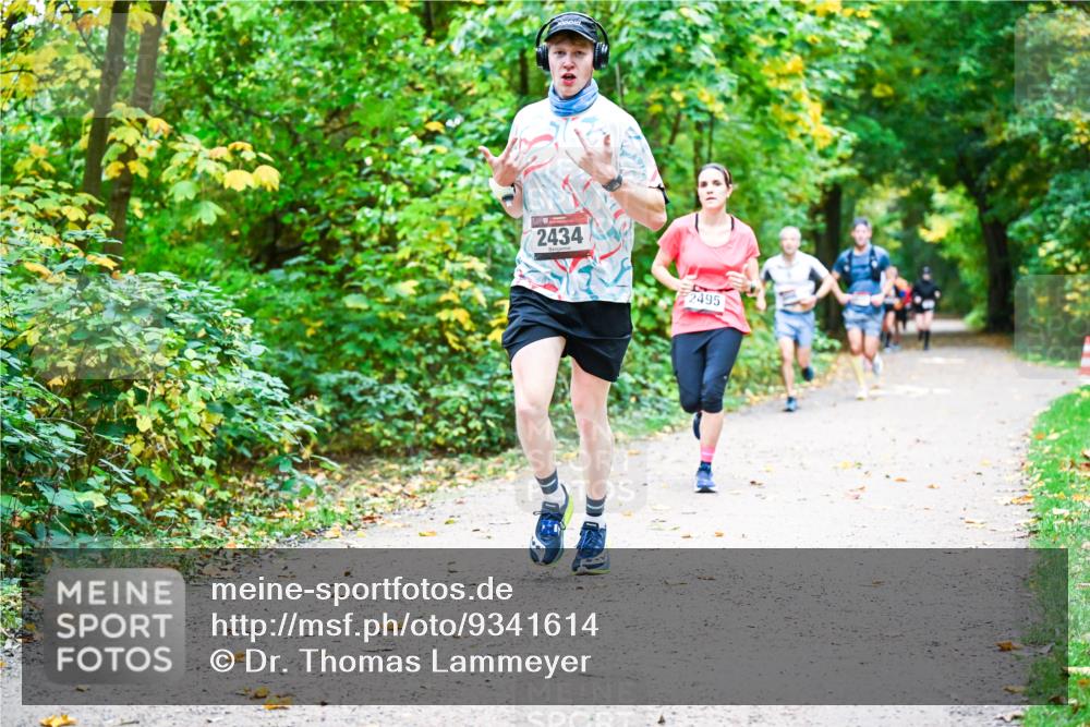 12.10.2025 - Bramfelder Halbmarathon 2025 Dr. Thomas Lammeyer http://msf.ph/oto/9341614 12.10.2025 09:52:24 Laufen 2434, 2495 meine-sportfotos.de