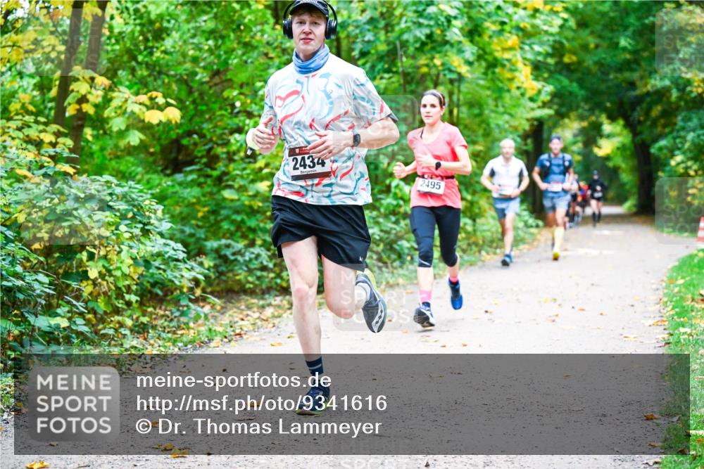 12.10.2025 - Bramfelder Halbmarathon 2025 Dr. Thomas Lammeyer http://msf.ph/oto/9341616 12.10.2025 09:52:24 Laufen 2434, 2495 meine-sportfotos.de
