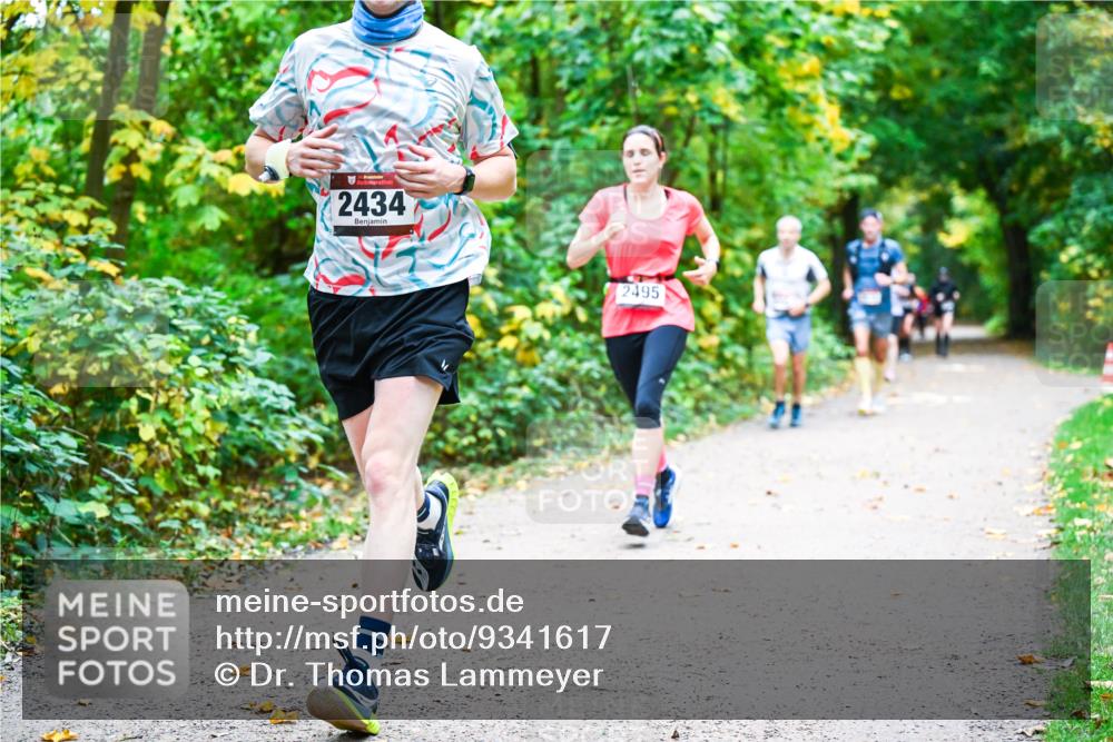 12.10.2025 - Bramfelder Halbmarathon 2025 Dr. Thomas Lammeyer http://msf.ph/oto/9341617 12.10.2025 09:52:25 Laufen 2434, 2495 meine-sportfotos.de
