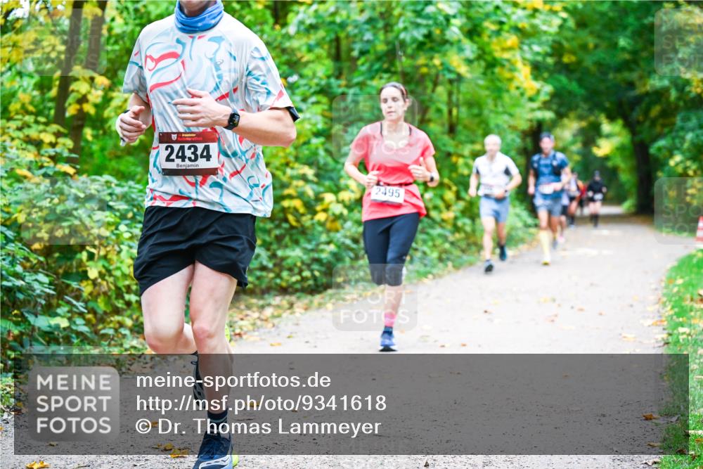 12.10.2025 - Bramfelder Halbmarathon 2025 Dr. Thomas Lammeyer http://msf.ph/oto/9341618 12.10.2025 09:52:25 Laufen 2434, 2495 meine-sportfotos.de