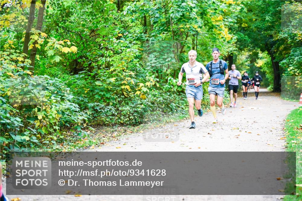 12.10.2025 - Bramfelder Halbmarathon 2025 Dr. Thomas Lammeyer http://msf.ph/oto/9341628 12.10.2025 09:52:26 Laufen 3000, 2832, 27 meine-sportfotos.de