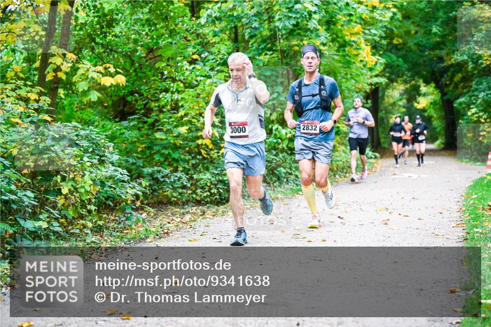 12.10.2025 - Bramfelder Halbmarathon 2025 Dr. Thomas Lammeyer http://msf.ph/oto/9341638 12.10.2025 09:52:28 Laufen 3000, 2832 meine-sportfotos.de