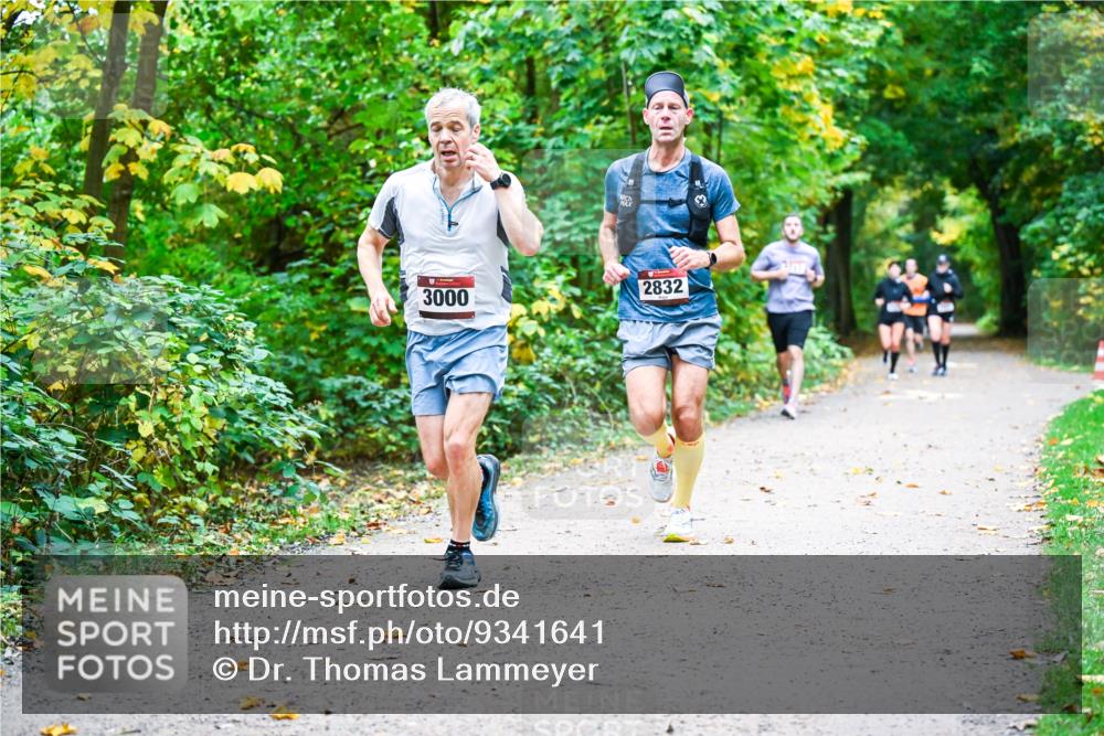 12.10.2025 - Bramfelder Halbmarathon 2025 Dr. Thomas Lammeyer http://msf.ph/oto/9341641 12.10.2025 09:52:28 Laufen 2832, 3000 meine-sportfotos.de