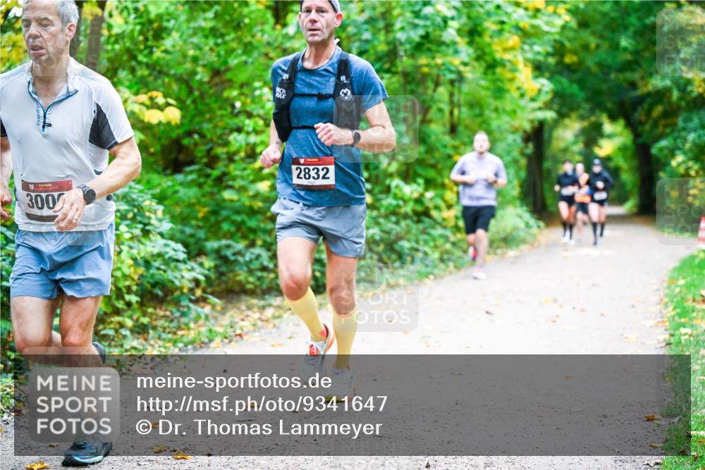 12.10.2025 - Bramfelder Halbmarathon 2025 Dr. Thomas Lammeyer http://msf.ph/oto/9341647 12.10.2025 09:52:29 Laufen 4, 300, 2832 meine-sportfotos.de