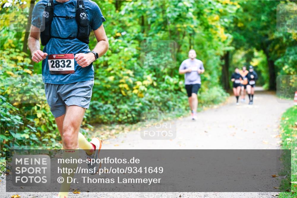 12.10.2025 - Bramfelder Halbmarathon 2025 Dr. Thomas Lammeyer http://msf.ph/oto/9341649 12.10.2025 09:52:30 Laufen 34, 2832 meine-sportfotos.de
