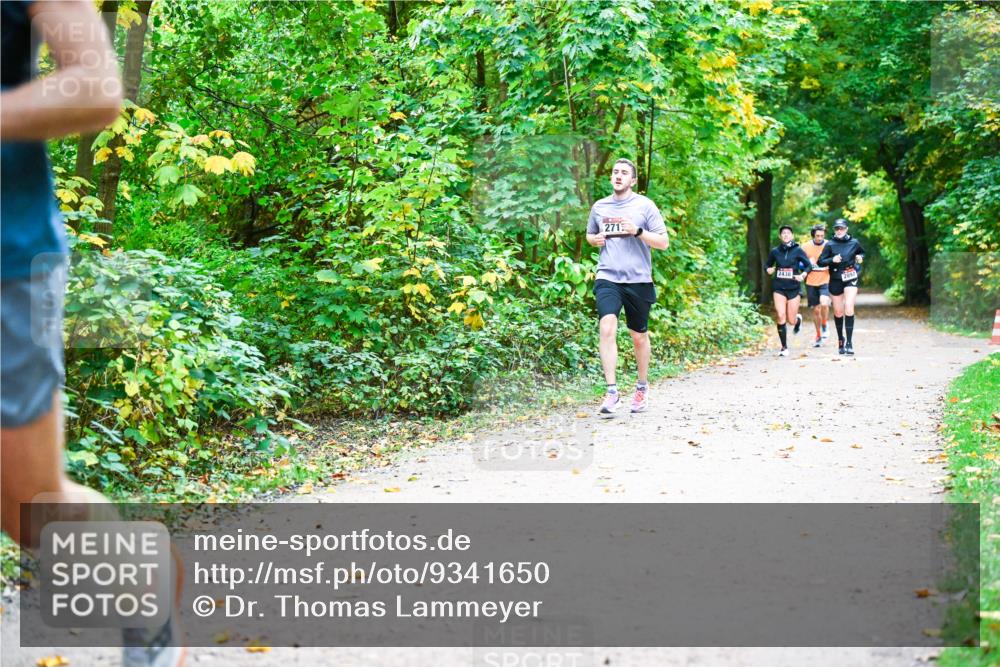 12.10.2025 - Bramfelder Halbmarathon 2025 Dr. Thomas Lammeyer http://msf.ph/oto/9341650 12.10.2025 09:52:30 Laufen 271 meine-sportfotos.de