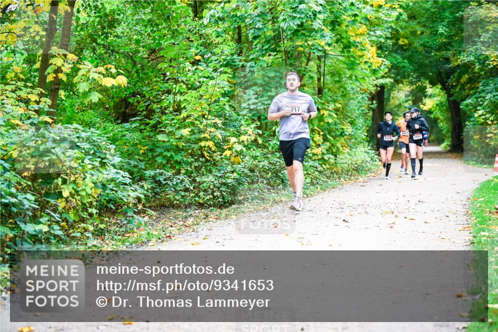 12.10.2025 - Bramfelder Halbmarathon 2025 Dr. Thomas Lammeyer http://msf.ph/oto/9341653 12.10.2025 09:52:30 Laufen 717, 2438, 2897 meine-sportfotos.de