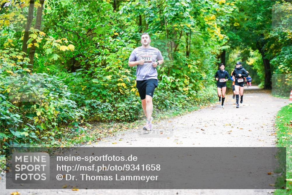 12.10.2025 - Bramfelder Halbmarathon 2025 Dr. Thomas Lammeyer http://msf.ph/oto/9341658 12.10.2025 09:52:31 Laufen 2717, 243, 2897 meine-sportfotos.de