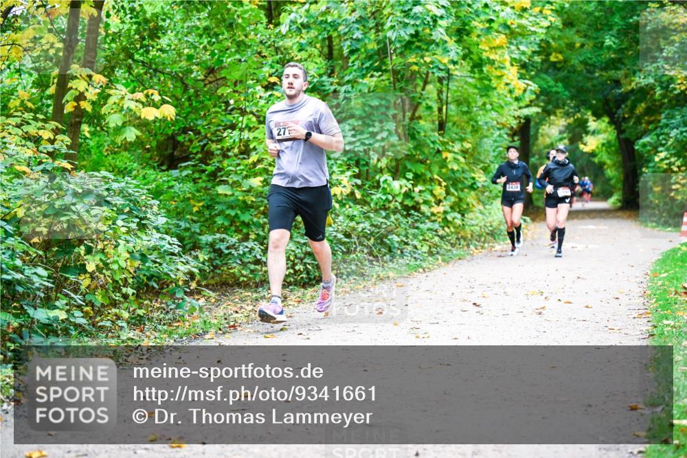 12.10.2025 - Bramfelder Halbmarathon 2025 Dr. Thomas Lammeyer http://msf.ph/oto/9341661 12.10.2025 09:52:32 Laufen 27, 2438 meine-sportfotos.de