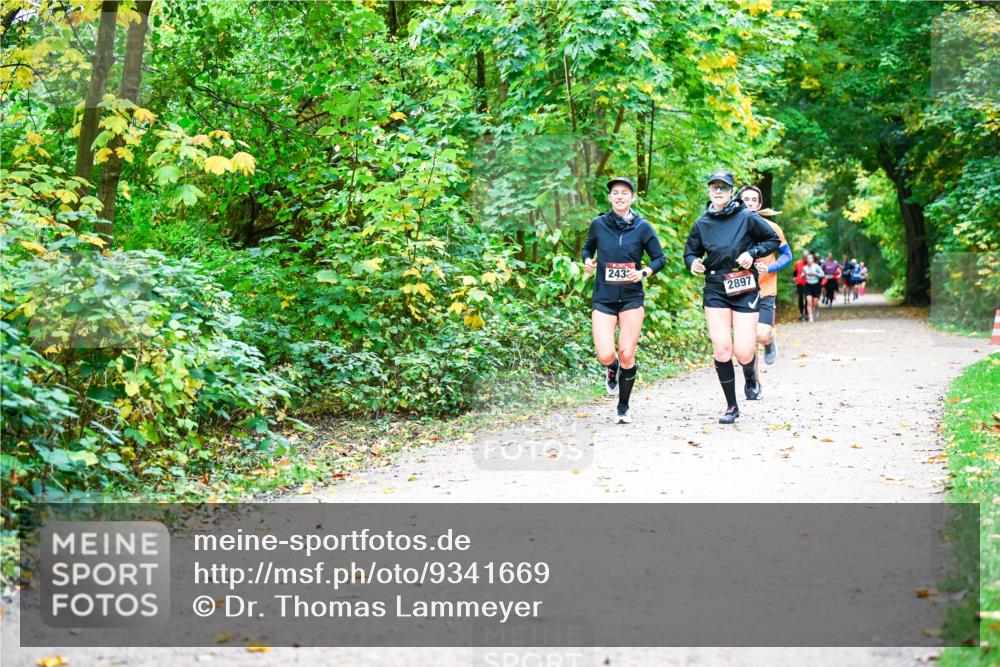 12.10.2025 - Bramfelder Halbmarathon 2025 Dr. Thomas Lammeyer http://msf.ph/oto/9341669 12.10.2025 09:52:34 Laufen 243, 2897 meine-sportfotos.de