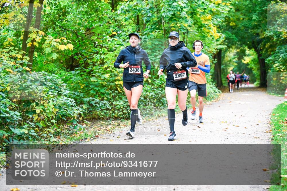 12.10.2025 - Bramfelder Halbmarathon 2025 Dr. Thomas Lammeyer http://msf.ph/oto/9341677 12.10.2025 09:52:35 Laufen 2438, 2897, 2684 meine-sportfotos.de