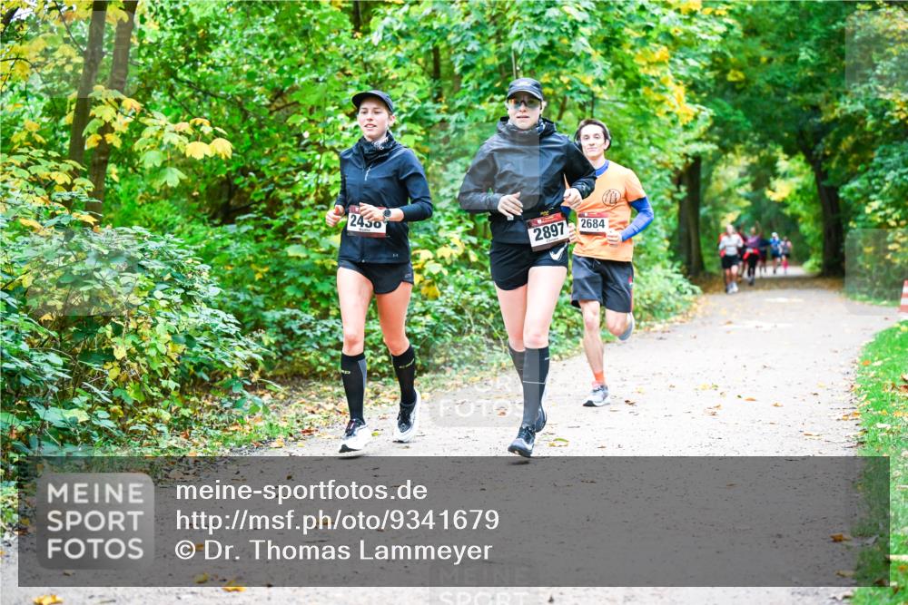12.10.2025 - Bramfelder Halbmarathon 2025 Dr. Thomas Lammeyer http://msf.ph/oto/9341679 12.10.2025 09:52:36 Laufen 2430, 2897, 2684 meine-sportfotos.de