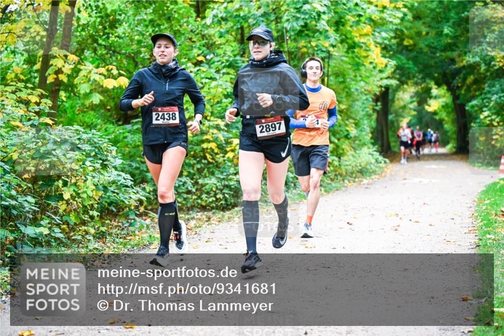 12.10.2025 - Bramfelder Halbmarathon 2025 Dr. Thomas Lammeyer http://msf.ph/oto/9341681 12.10.2025 09:52:36 Laufen 2438, 2897 meine-sportfotos.de