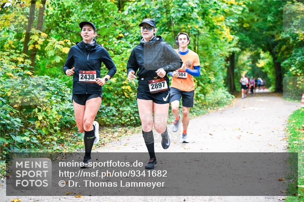 12.10.2025 - Bramfelder Halbmarathon 2025 Dr. Thomas Lammeyer http://msf.ph/oto/9341682 12.10.2025 09:52:36 Laufen 2438, 2897, 584 meine-sportfotos.de