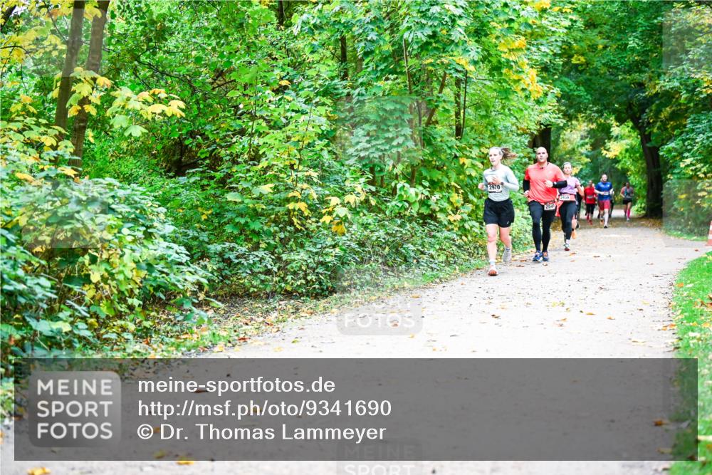 12.10.2025 - Bramfelder Halbmarathon 2025 Dr. Thomas Lammeyer http://msf.ph/oto/9341690 12.10.2025 09:52:44 Laufen 2970, 2459, 2541 meine-sportfotos.de