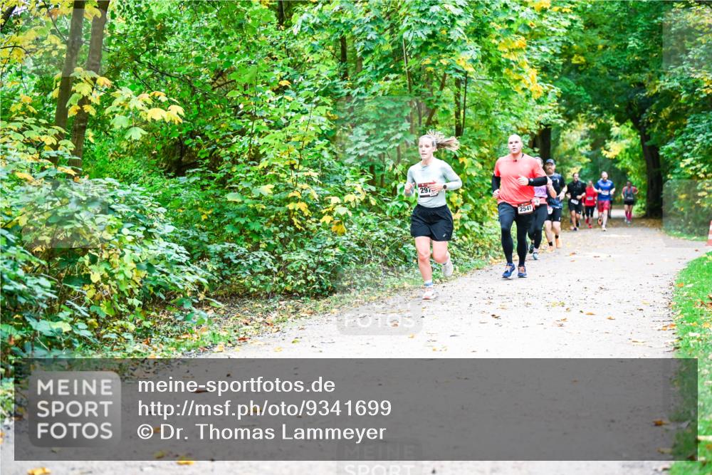 12.10.2025 - Bramfelder Halbmarathon 2025 Dr. Thomas Lammeyer http://msf.ph/oto/9341699 12.10.2025 09:52:45 Laufen 29, 2541 meine-sportfotos.de