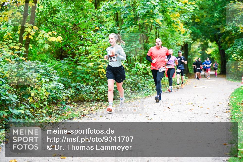 12.10.2025 - Bramfelder Halbmarathon 2025 Dr. Thomas Lammeyer http://msf.ph/oto/9341707 12.10.2025 09:52:46 Laufen 2970, 2541, 2459 meine-sportfotos.de