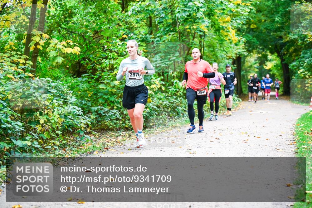 12.10.2025 - Bramfelder Halbmarathon 2025 Dr. Thomas Lammeyer http://msf.ph/oto/9341709 12.10.2025 09:52:46 Laufen 2970, 2541, 2459 meine-sportfotos.de