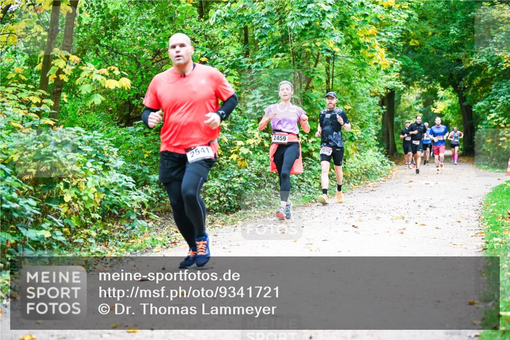 12.10.2025 - Bramfelder Halbmarathon 2025 Dr. Thomas Lammeyer http://msf.ph/oto/9341721 12.10.2025 09:52:48 Laufen 2541, 2459, 2556 meine-sportfotos.de