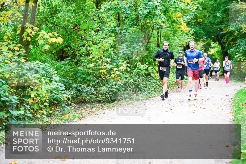 12.10.2025 - Bramfelder Halbmarathon 2025 Dr. Thomas Lammeyer http://msf.ph/oto/9341751 12.10.2025 09:52:54 Laufen 2604, 605, 18, 2468, 27, 2910 meine-sportfotos.de