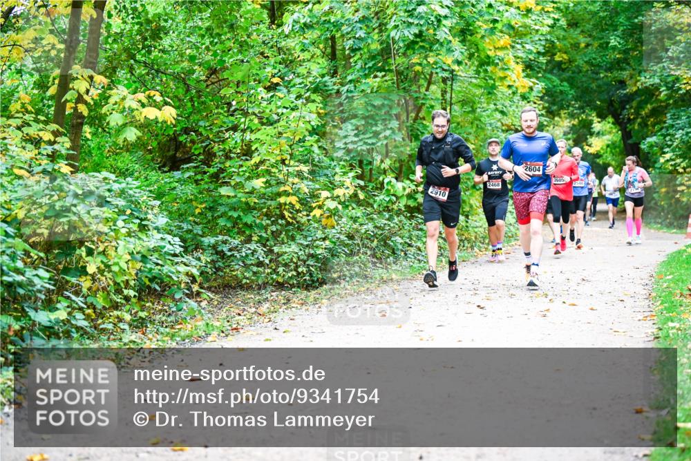 12.10.2025 - Bramfelder Halbmarathon 2025 Dr. Thomas Lammeyer http://msf.ph/oto/9341754 12.10.2025 09:52:54 Laufen 2604, 2605, 2548, 2468, 2910 meine-sportfotos.de