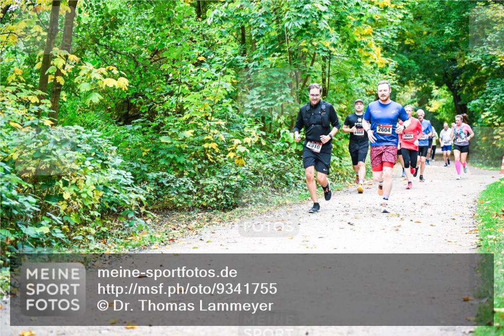 12.10.2025 - Bramfelder Halbmarathon 2025 Dr. Thomas Lammeyer http://msf.ph/oto/9341755 12.10.2025 09:52:54 Laufen 2910, 2468, 2604, 2605 meine-sportfotos.de