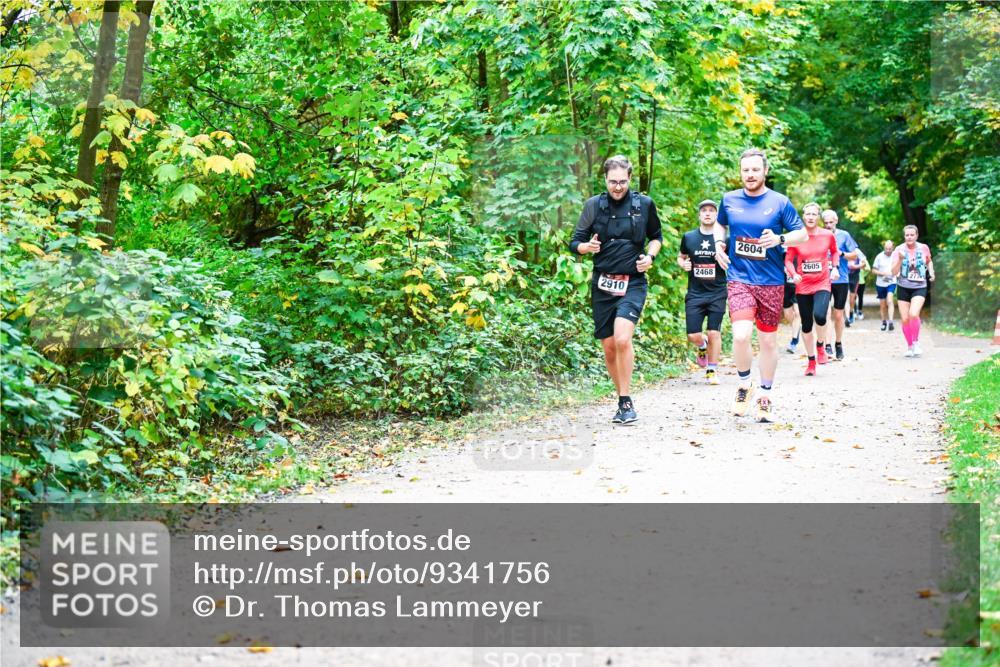 12.10.2025 - Bramfelder Halbmarathon 2025 Dr. Thomas Lammeyer http://msf.ph/oto/9341756 12.10.2025 09:52:54 Laufen 2910, 2468, 2604, 2605, 273 meine-sportfotos.de
