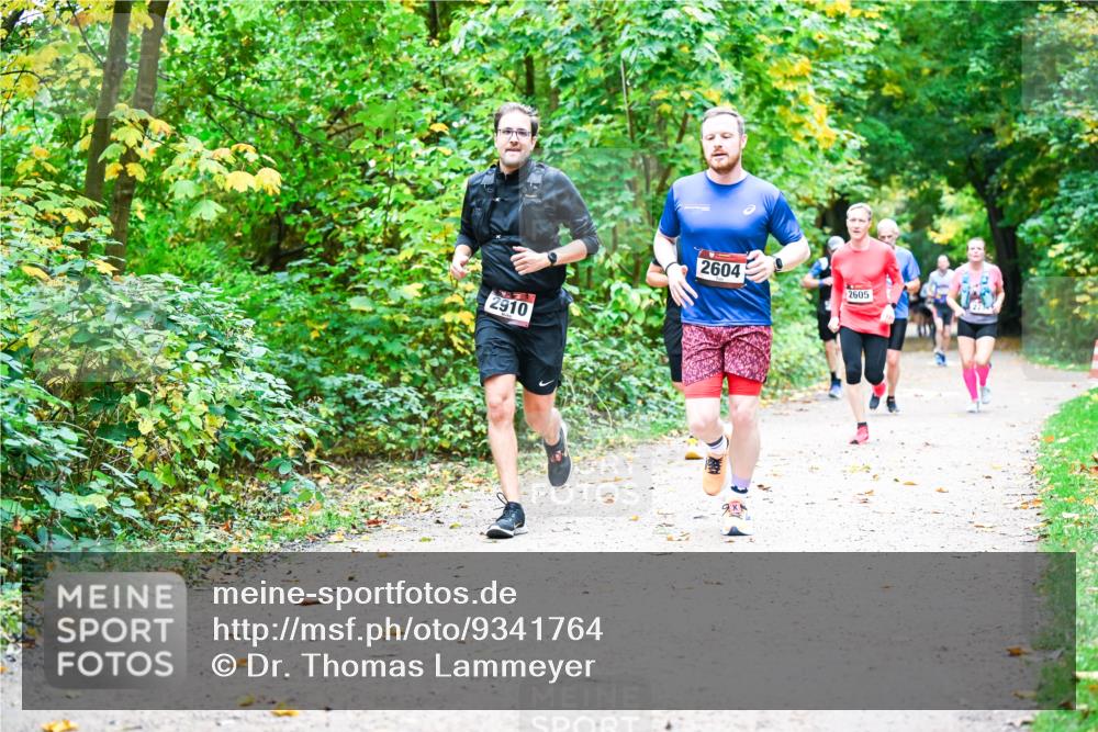 12.10.2025 - Bramfelder Halbmarathon 2025 Dr. Thomas Lammeyer http://msf.ph/oto/9341764 12.10.2025 09:52:56 Laufen 2910, 2604, 2605 meine-sportfotos.de