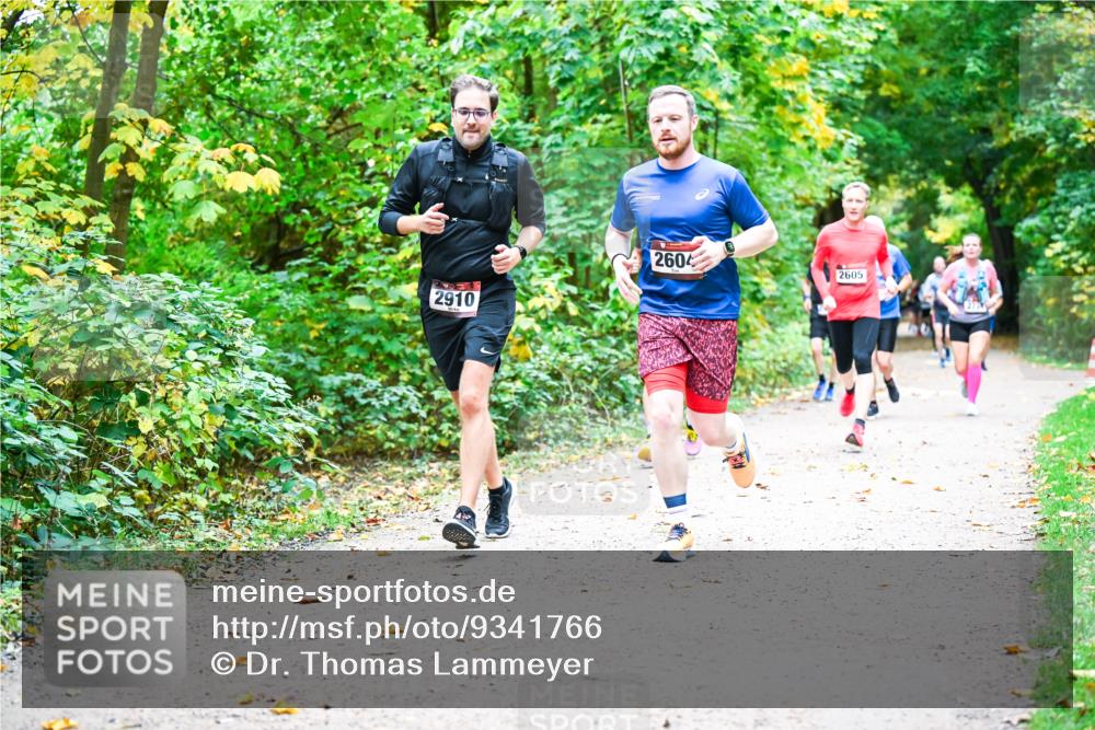 12.10.2025 - Bramfelder Halbmarathon 2025 Dr. Thomas Lammeyer http://msf.ph/oto/9341766 12.10.2025 09:52:56 Laufen 2910, 2604, 2605 meine-sportfotos.de