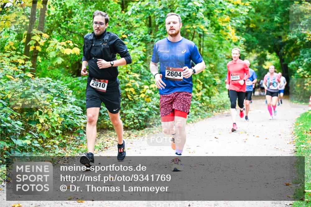 12.10.2025 - Bramfelder Halbmarathon 2025 Dr. Thomas Lammeyer http://msf.ph/oto/9341769 12.10.2025 09:52:56 Laufen 2910, 2604, 2605 meine-sportfotos.de