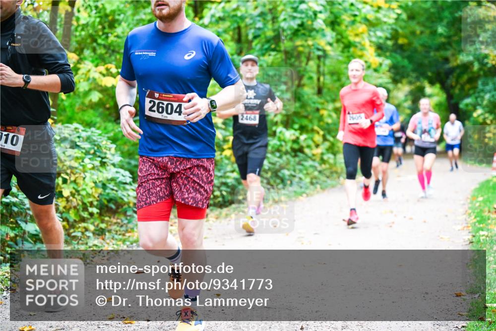 12.10.2025 - Bramfelder Halbmarathon 2025 Dr. Thomas Lammeyer http://msf.ph/oto/9341773 12.10.2025 09:52:57 Laufen 10, 2025, 2604, 2468, 1605 meine-sportfotos.de