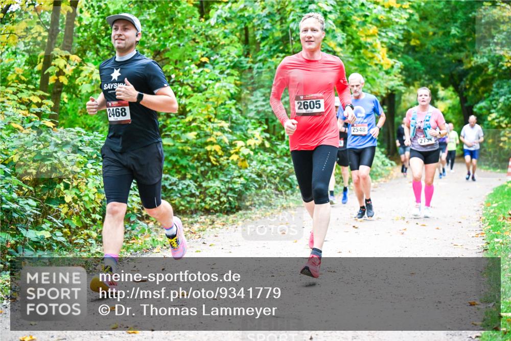 12.10.2025 - Bramfelder Halbmarathon 2025 Dr. Thomas Lammeyer http://msf.ph/oto/9341779 12.10.2025 09:52:58 Laufen 2468, 2605, 2548, 273 meine-sportfotos.de