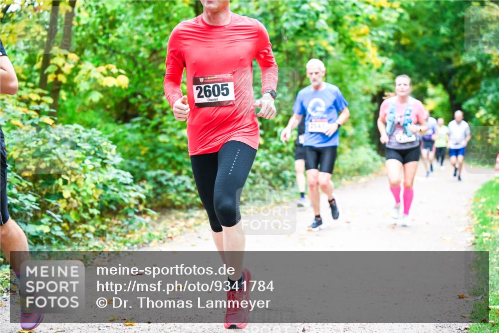 12.10.2025 - Bramfelder Halbmarathon 2025 Dr. Thomas Lammeyer http://msf.ph/oto/9341784 12.10.2025 09:52:59 Laufen 2605, 2548 meine-sportfotos.de