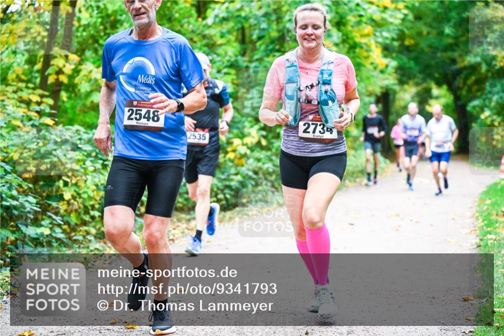 12.10.2025 - Bramfelder Halbmarathon 2025 Dr. Thomas Lammeyer http://msf.ph/oto/9341793 12.10.2025 09:53:01 Laufen 2548, 2535, 273 meine-sportfotos.de