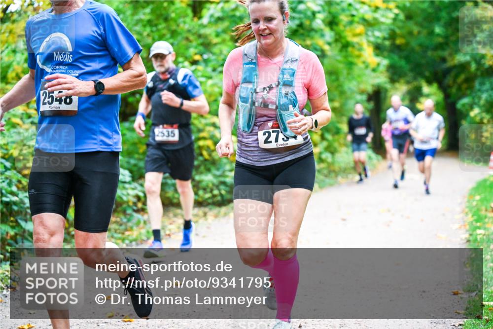 12.10.2025 - Bramfelder Halbmarathon 2025 Dr. Thomas Lammeyer http://msf.ph/oto/9341795 12.10.2025 09:53:01 Laufen 2540, 2535, 275 meine-sportfotos.de