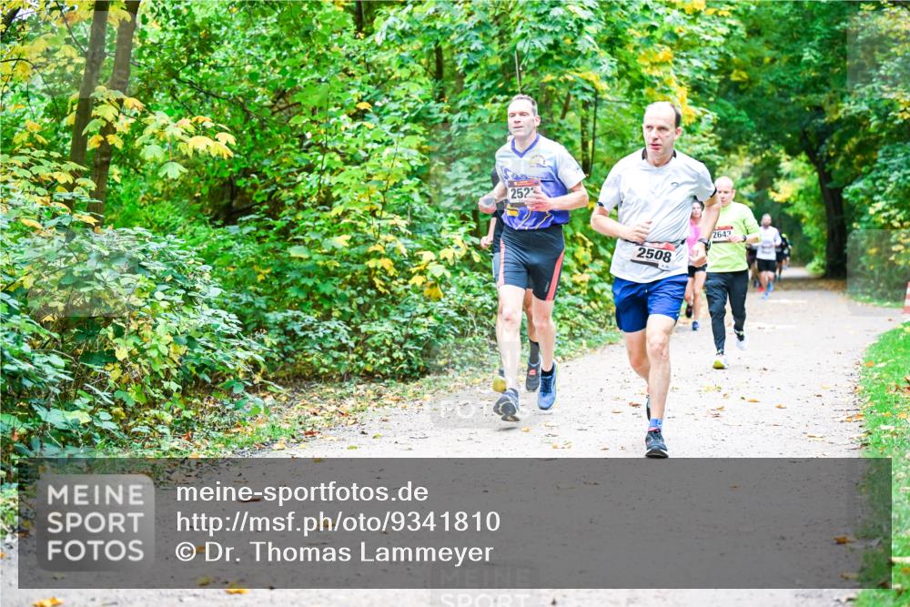 12.10.2025 - Bramfelder Halbmarathon 2025 Dr. Thomas Lammeyer http://msf.ph/oto/9341810 12.10.2025 09:53:04 Laufen 252, 2508, 2643 meine-sportfotos.de
