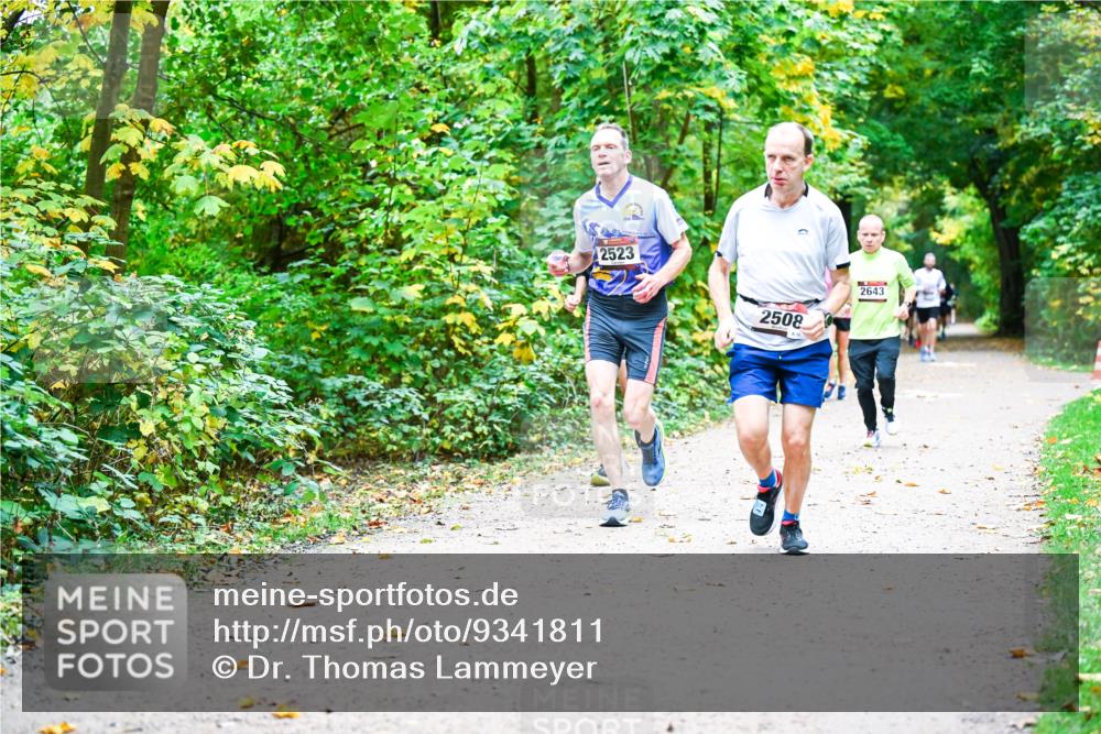 12.10.2025 - Bramfelder Halbmarathon 2025 Dr. Thomas Lammeyer http://msf.ph/oto/9341811 12.10.2025 09:53:04 Laufen 2523, 2508, 2643 meine-sportfotos.de
