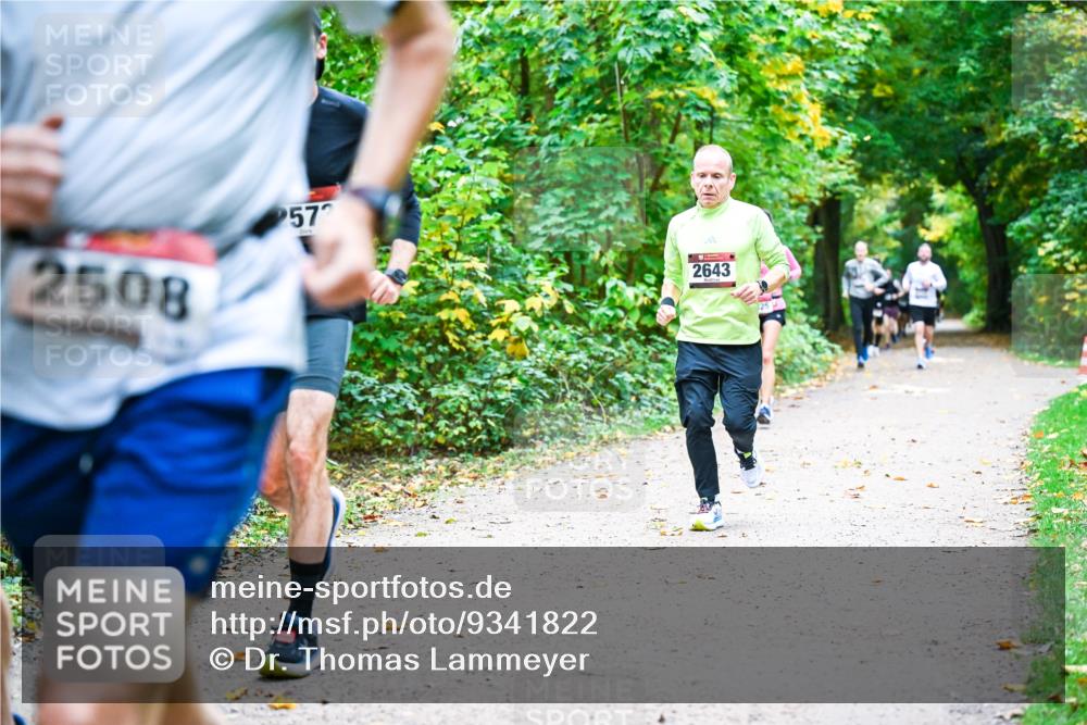 12.10.2025 - Bramfelder Halbmarathon 2025 Dr. Thomas Lammeyer http://msf.ph/oto/9341822 12.10.2025 09:53:06 Laufen 2508, 57, 2643 meine-sportfotos.de