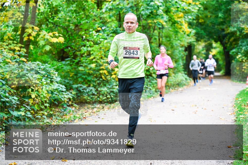 12.10.2025 - Bramfelder Halbmarathon 2025 Dr. Thomas Lammeyer http://msf.ph/oto/9341829 12.10.2025 09:53:07 Laufen 2643 meine-sportfotos.de