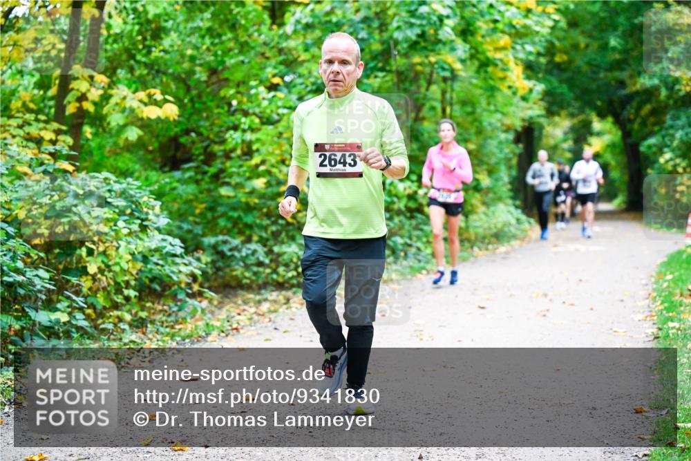12.10.2025 - Bramfelder Halbmarathon 2025 Dr. Thomas Lammeyer http://msf.ph/oto/9341830 12.10.2025 09:53:07 Laufen 2643 meine-sportfotos.de